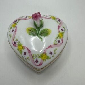 Vintage Lord & Taylor Heart Porcelain Trinket Box Rose Bud Lid Made in‎ Japan